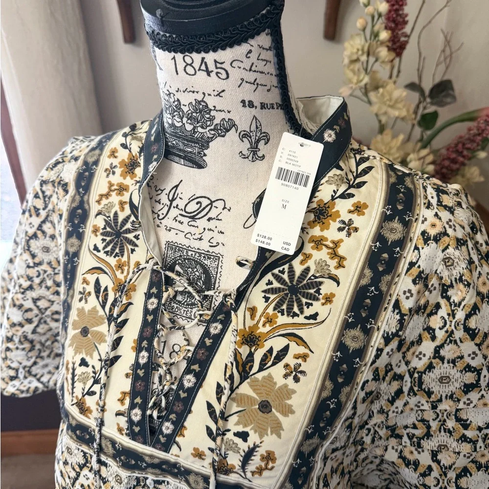 ✨NWT - By Anthropologie Black Motif Pleated Puff Sleeve Blouse✨ - Picture 6 of 12